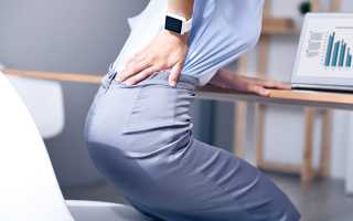 При вставании с постели болит спина