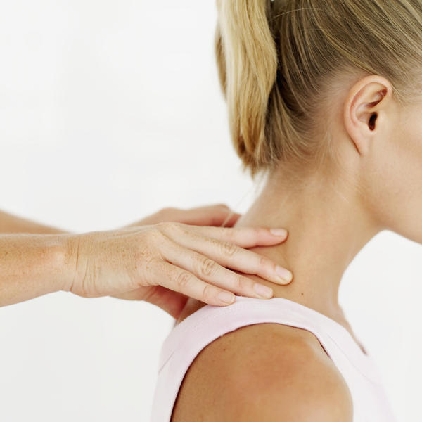 болит шея и затылок кружится голова