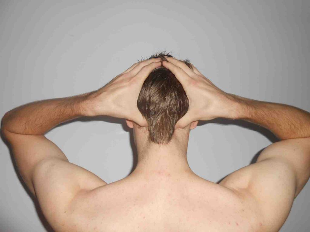 почему болит затылок и шея