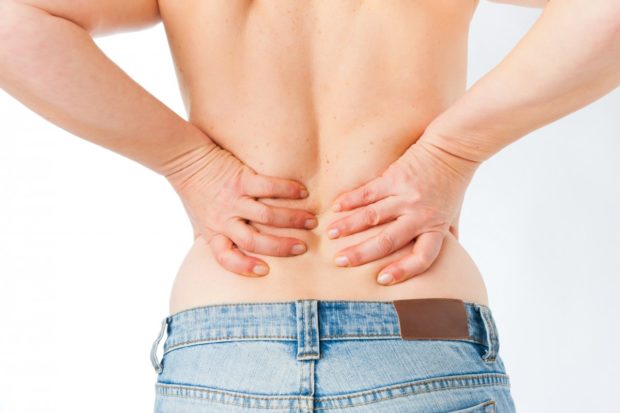 Опоясывающая боль под ребрами и в спине