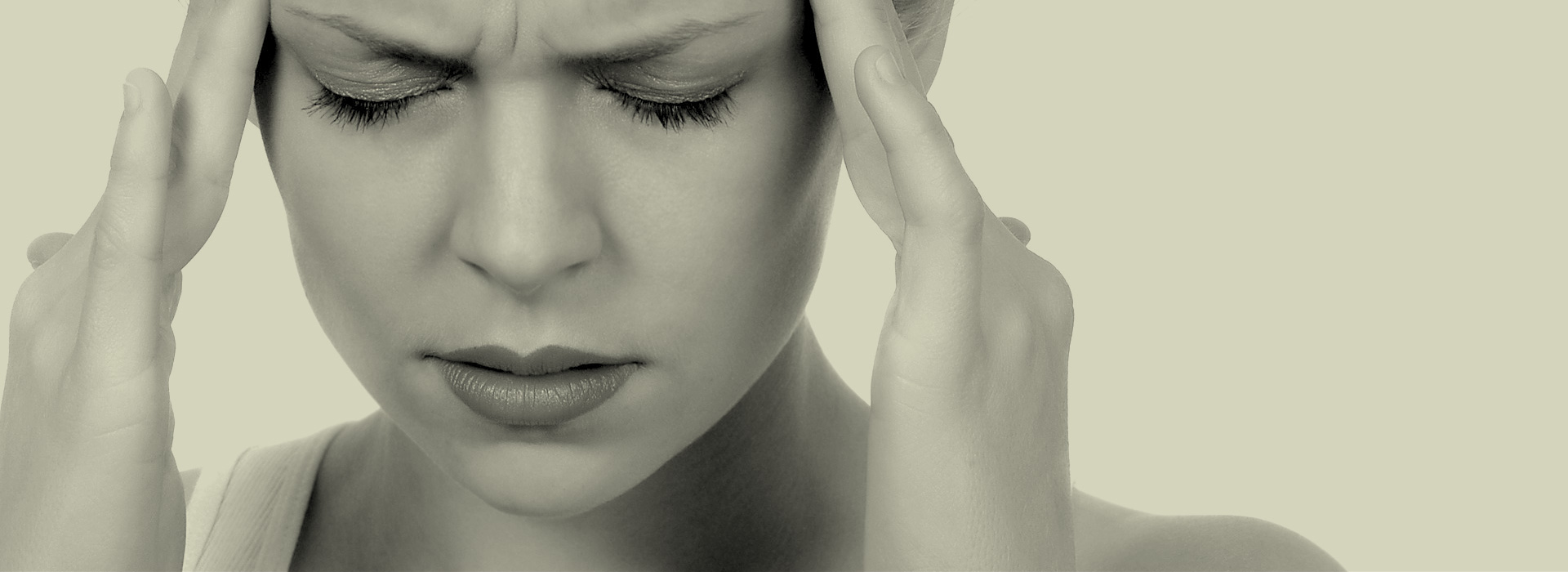 болит ли голова от внчс